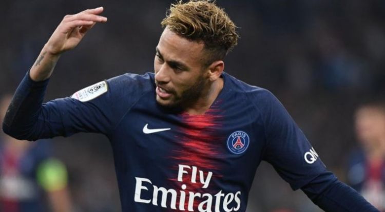 Para seguir en el PSG exige que no le toquen el sueldo