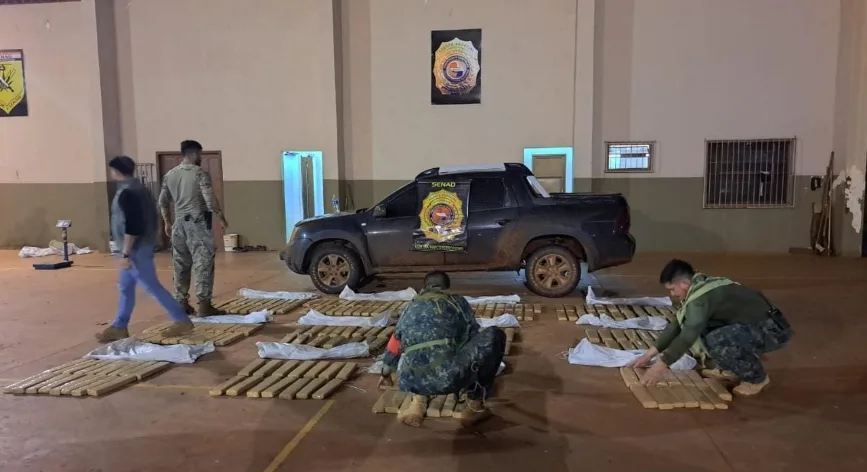 Interceptan a tres traficantes con carga de Marihuana en Amambay