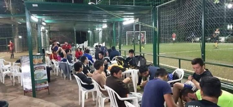 Volver el ftbol en canchita pero sin tercer tiempo: "Termina partido y todos a sus casas"
