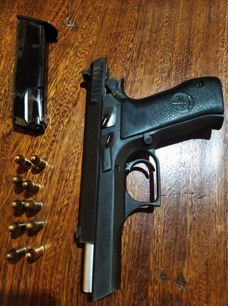 Detienen a un menor con arma de fuego.