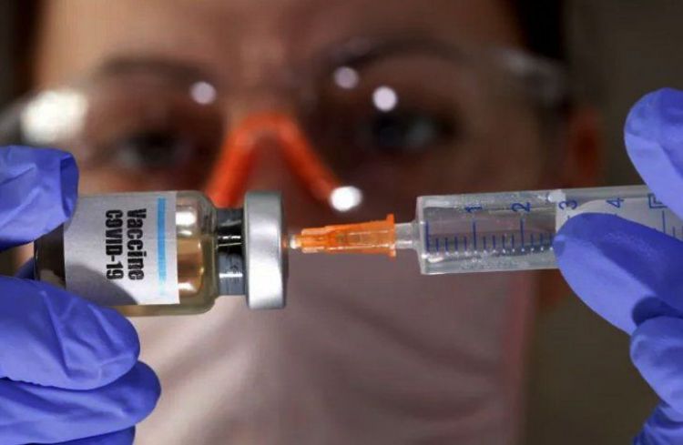 La primera persona vacunada de Covid-19 en EEUU recibe la segunda dosis