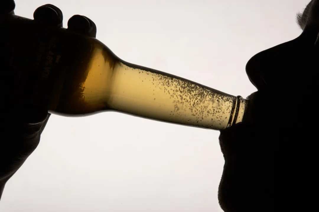 ¿Cuánto alcohol aumenta el riesgo de cáncer?