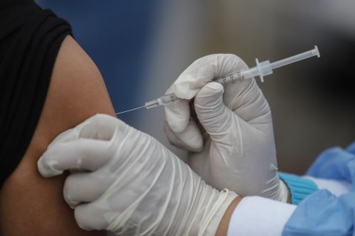 Cuadros severos de influenza se deben a la poca vacunación, enfatiza neumólogo