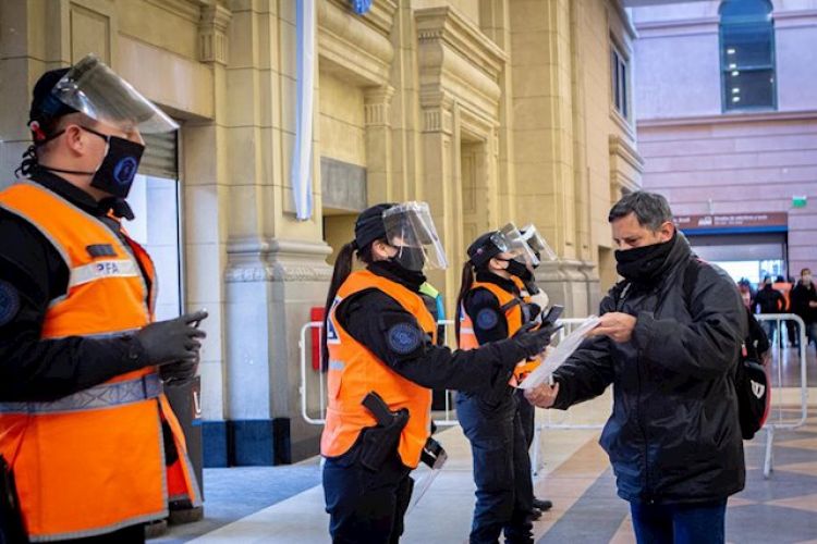 Argentina supera los 4.000 muertos por COVID-19