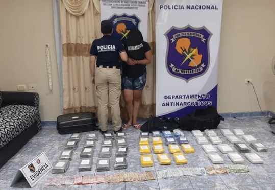 Detienen a una mujer e incautan 97 kilos de cocaína