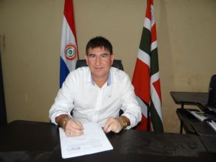 Intendente de Zanja PytÁ£ a los golpes con un poblador durante acto público