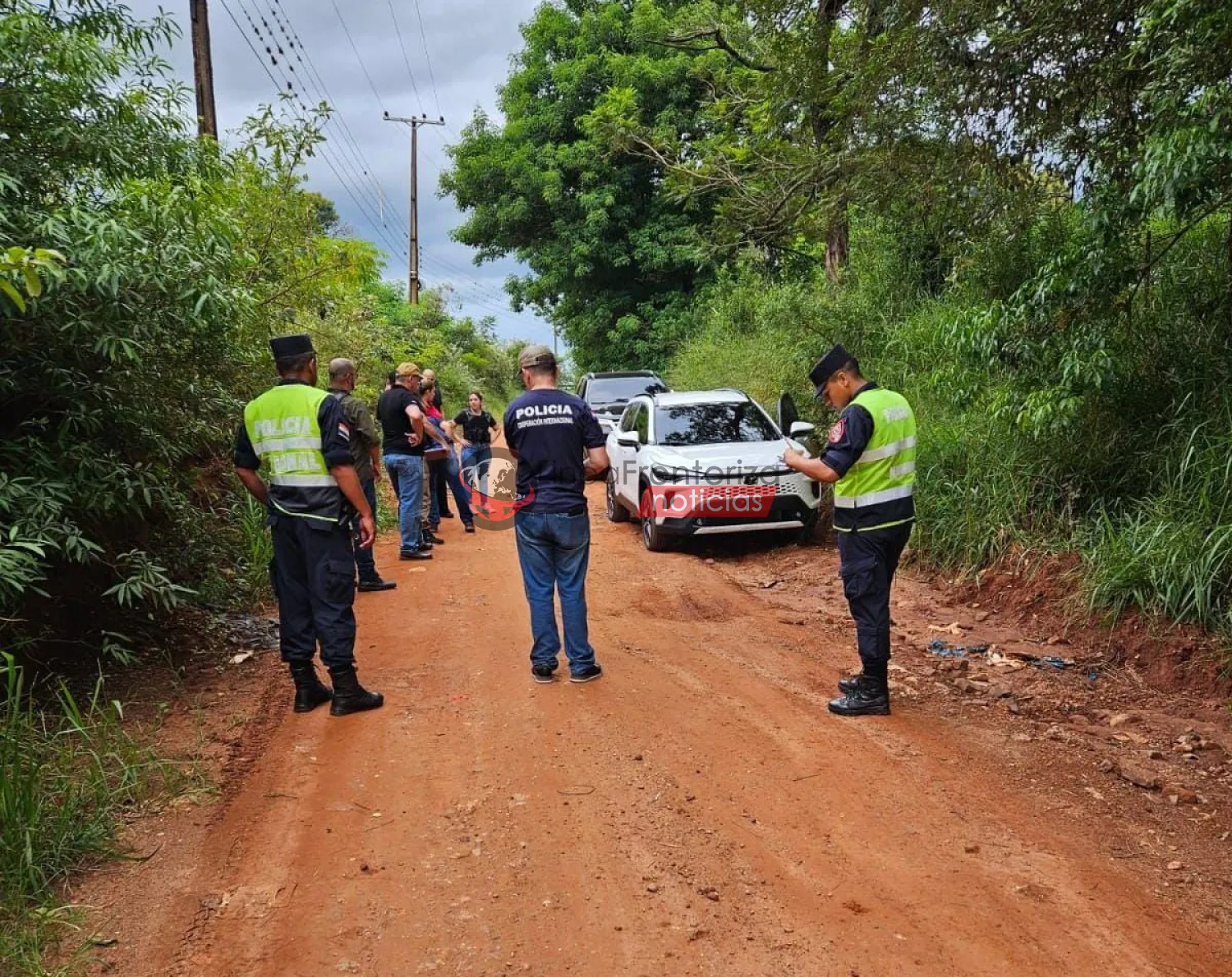 Incautan vehículo robado en Brasil y abandonado en Cerro Corai