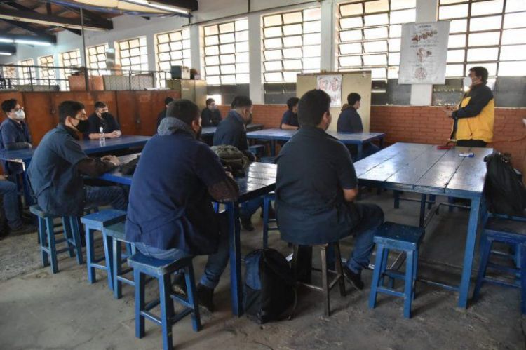 El 30% de las instituciones educativas retoman las clases presenciales