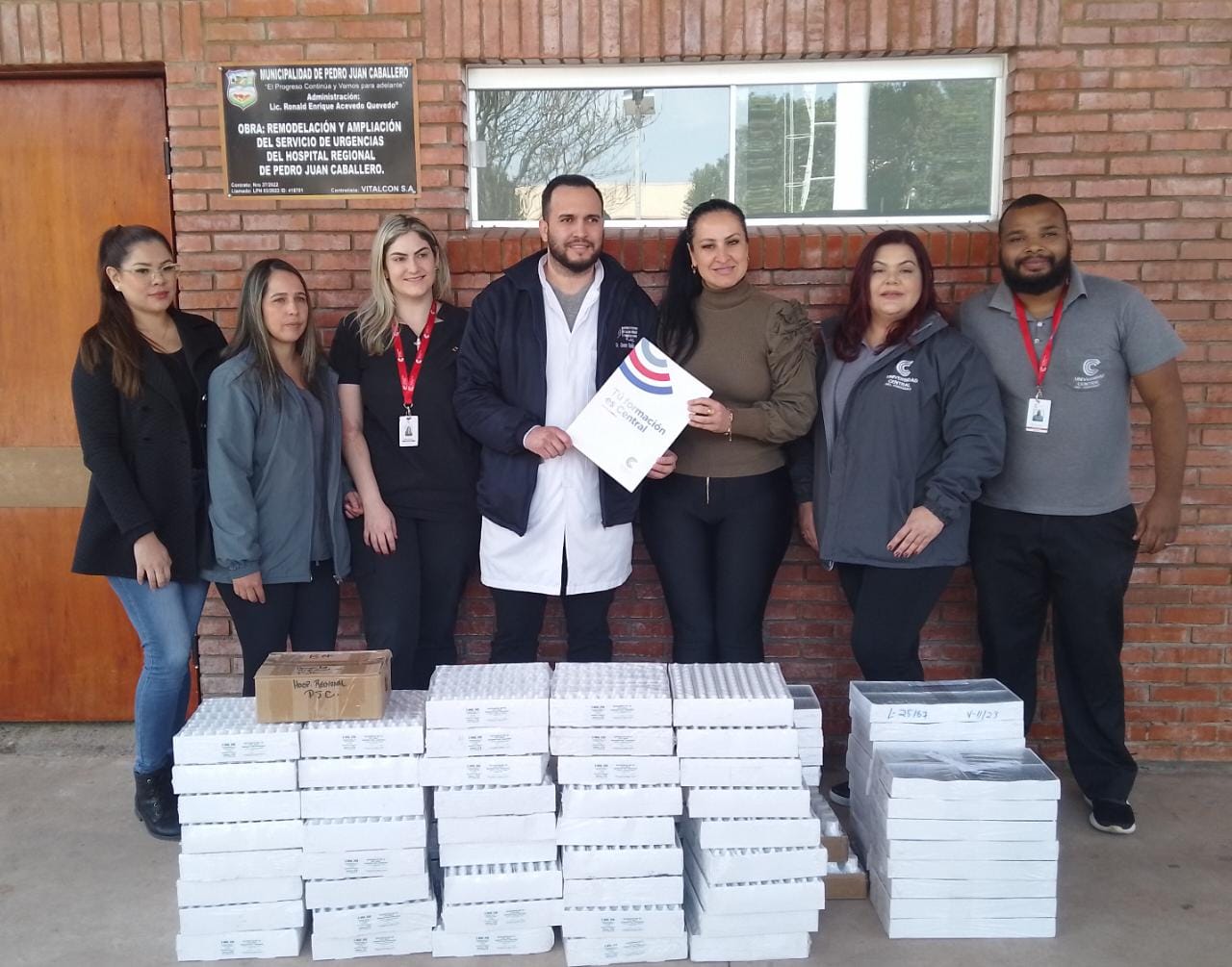 UCP entregó medicamentos al Hospital Regional.