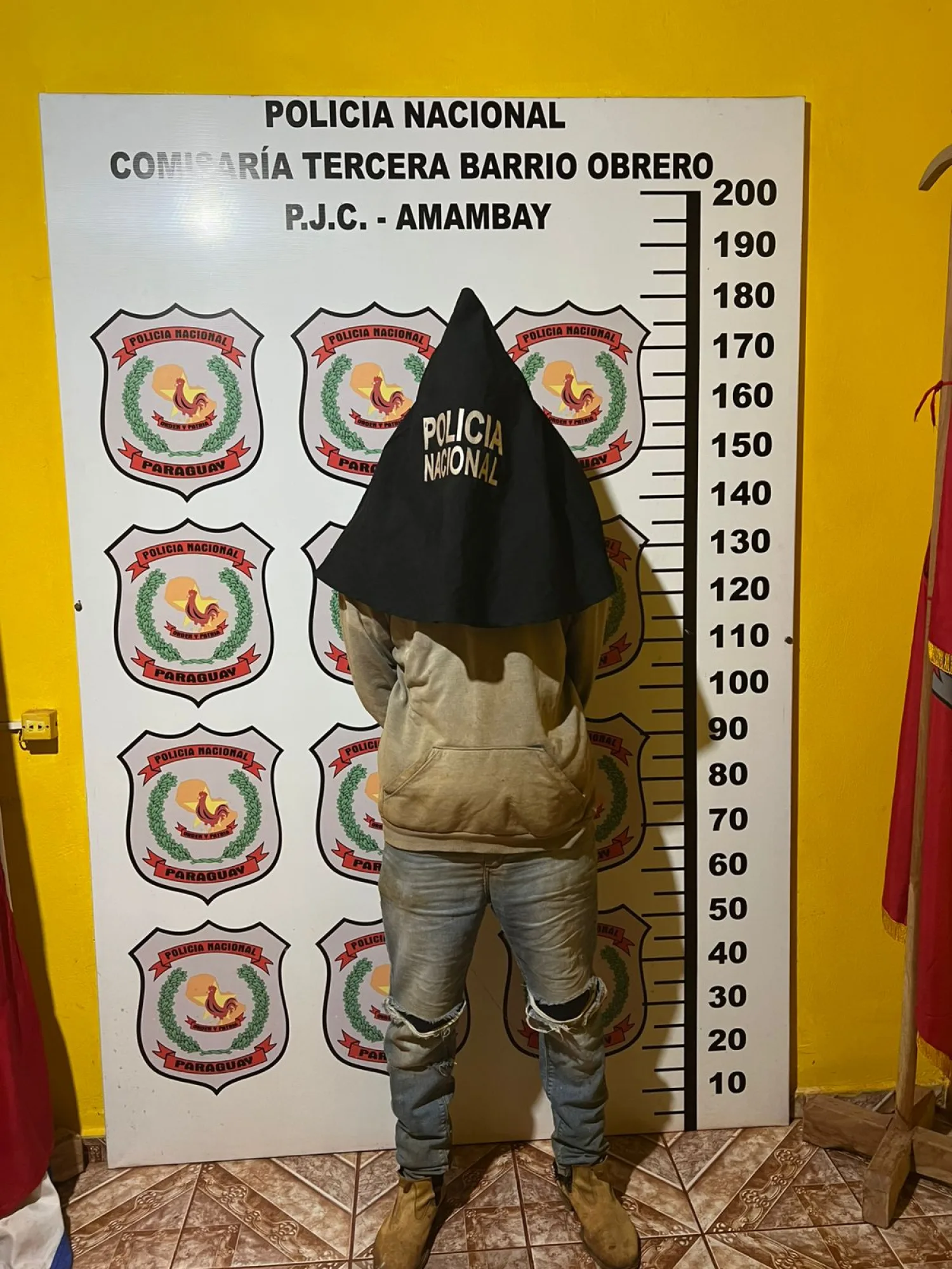 Persecución y aprehensión tras evadir control policial en Pedro Juan Caballero.